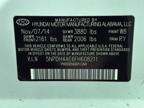 Used 2015 Hyundai Elantra Limited FWD image 29