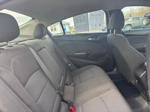 Used 2018 Chevrolet Cruze LT w/ Convenience Package image 21