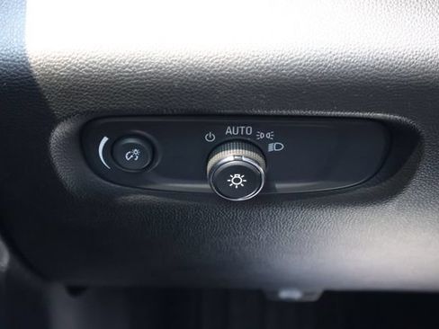 Used 2022 Chevrolet Traverse RS AWD/4WD image 16