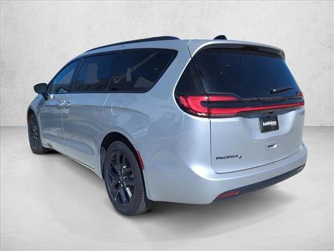 New 2026 Chrysler Pacifica Select w/ S Appearance Package image 9