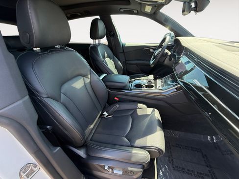Used 2025 Audi Q8 Prestige AWD/4WD image 19
