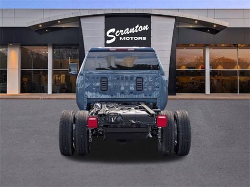 New 2025 GMC Sierra 3500 Pro w/ Fleet Convenience Package image 4