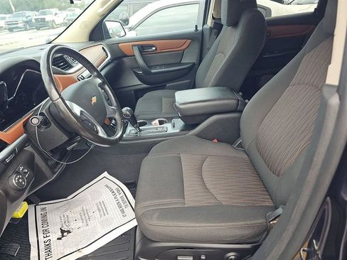 Used 2016 Chevrolet Traverse LT w/ Traveler's Package FWD image 7