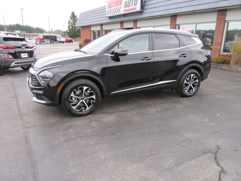 Used 2025 Kia Sportage EX image 5