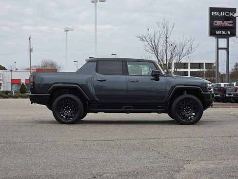 Used 2025 GMC Hummer EV 3X w/ LPO, Dark Essentials Package image 8