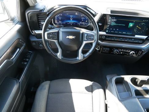 Used 2023 Chevrolet Silverado 1500 LT AWD/4WD image 9