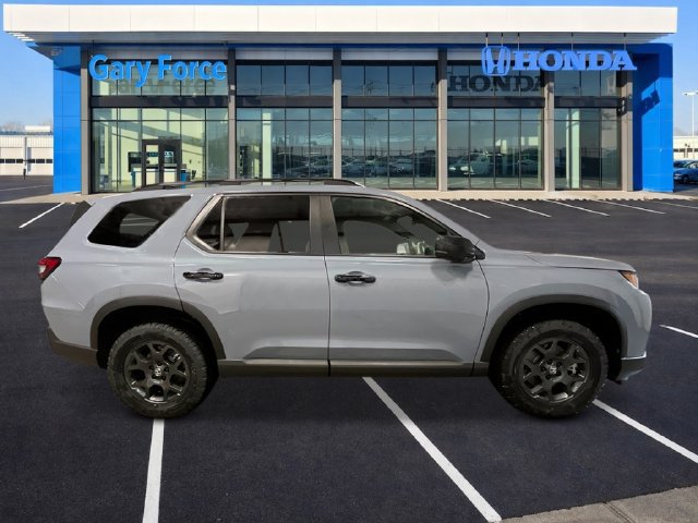 New 2026 Honda Pilot TrailSport image 8
