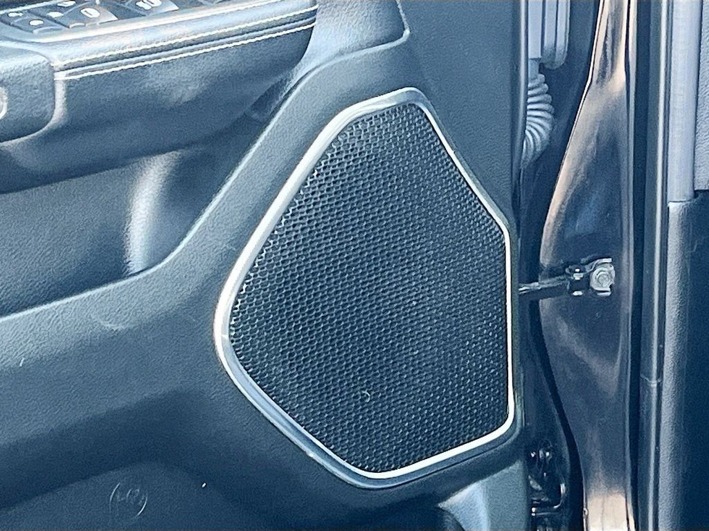 Used 2019 RAM 1500 Laramie AWD/4WD image 18