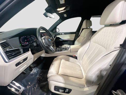 Used 2021 BMW X7 M50i image 16