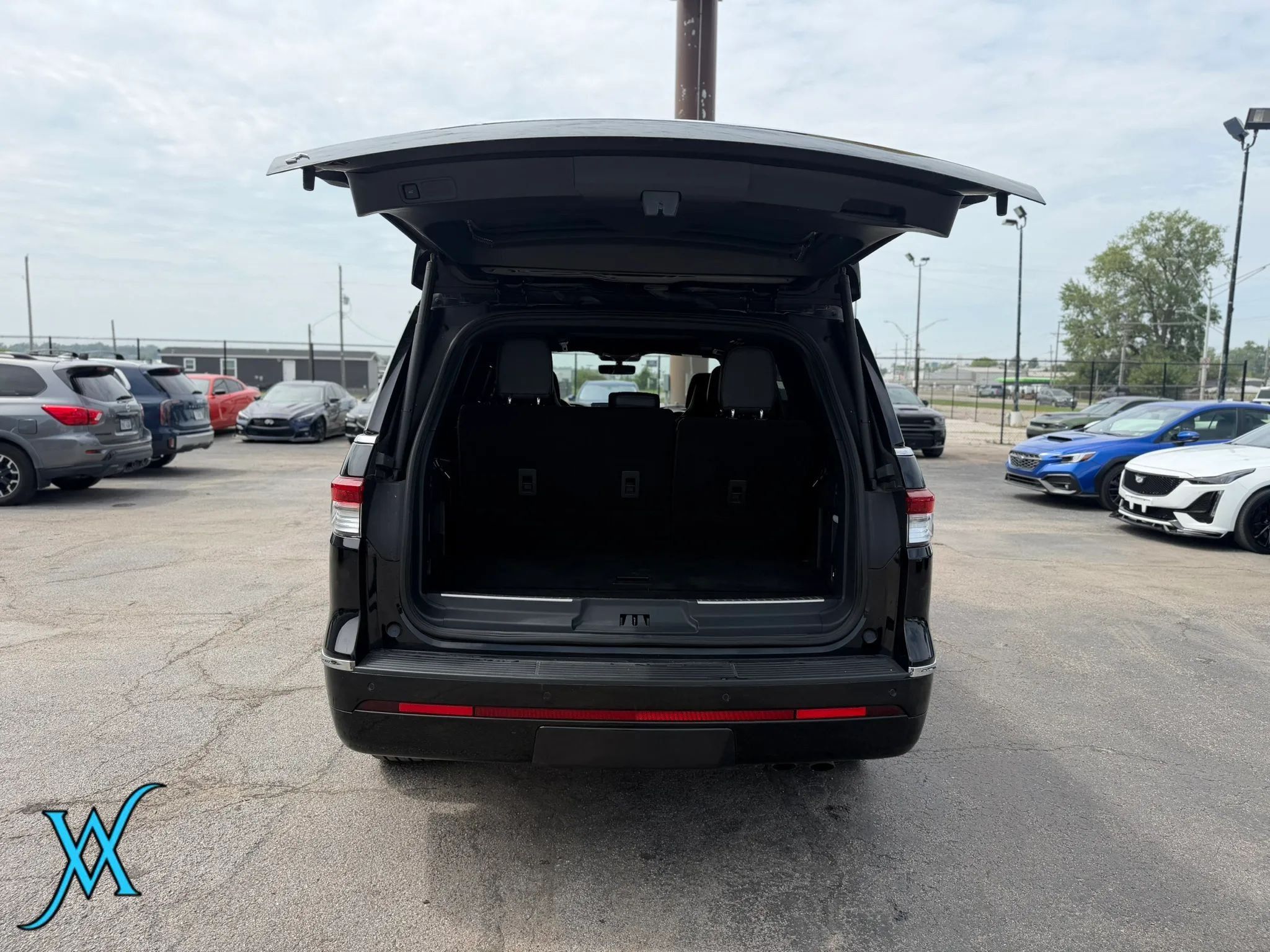 Used 2023 Lincoln Navigator Reserve AWD/4WD image 40