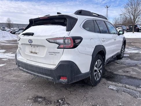 Used 2023 Subaru Outback Premium image 11
