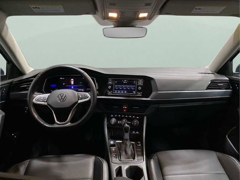 Used 2022 Volkswagen Jetta SE image 21