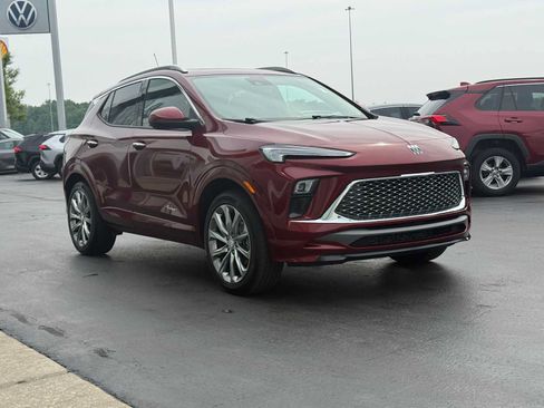 Used 2025 Buick Encore GX Avenir w/ Avenir Convenience Package AWD/4WD image 3