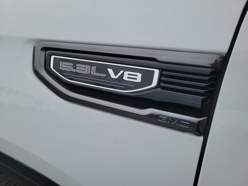 Used 2021 GMC Sierra 1500 AT4 w/ Driver Alert Package II AWD/4WD image 10