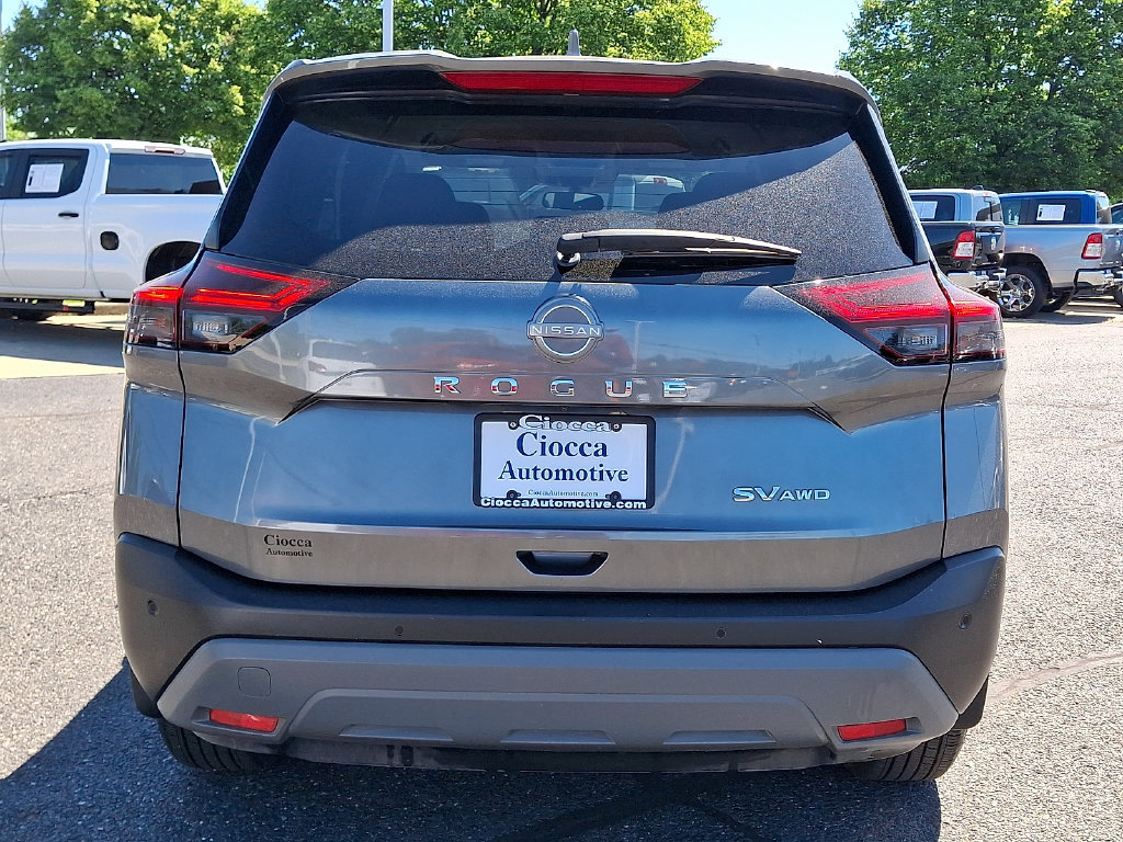 Used 2023 Nissan Rogue SV AWD/4WD image 8