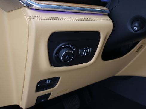 Used 2025 Jeep Grand Cherokee L Summit AWD/4WD image 55