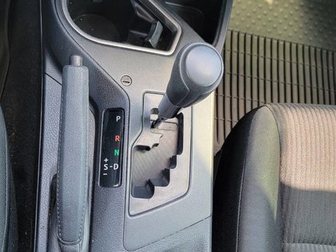 Used 2017 Toyota RAV4 LE image 18