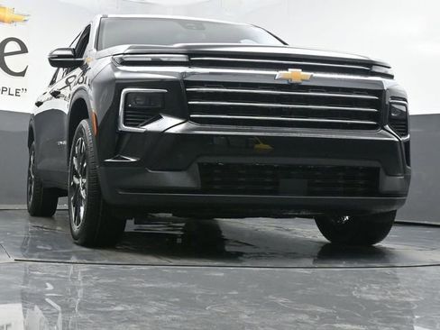 New 2026 Chevrolet Traverse LT w/ Sun and Wheel Package image 3