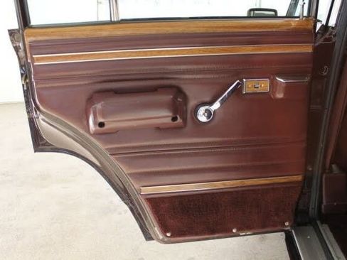 Used 1989 Jeep Grand Wagoneer image 89