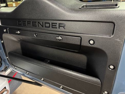 Used 2023 Land Rover Defender 110 SE AWD/4WD image 22