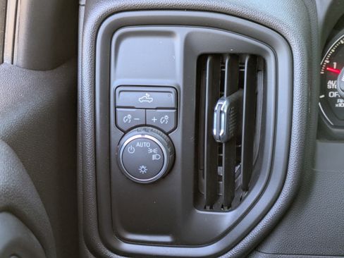 Used 2024 Chevrolet Silverado 1500 Custom image 20