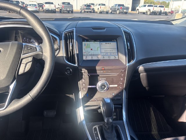 Used 2018 Ford Edge Titanium w/ Equipment Group 301A AWD/4WD image 18