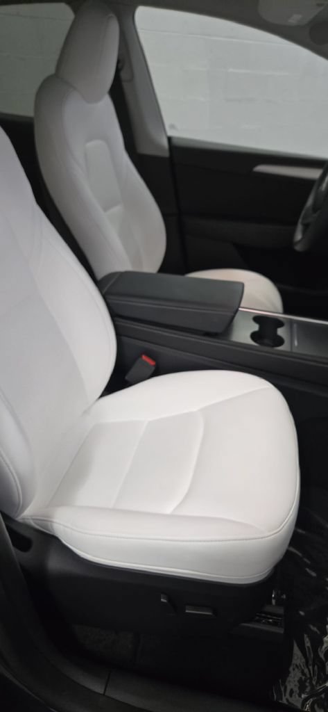 Used 2025 Tesla Model Y Long Range AWD/4WD image 9