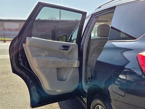 Used 2015 Nissan Pathfinder SV w/ Trailer Tow Package FWD image 43