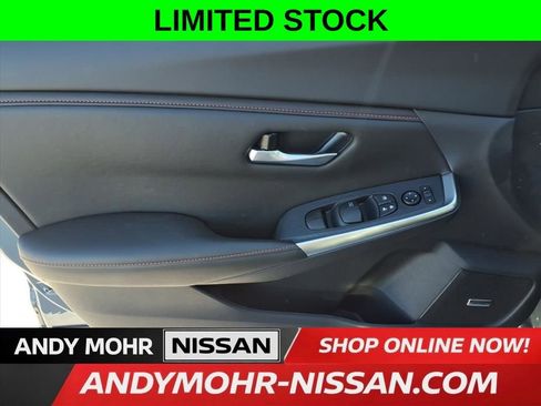 New 2025 Nissan Sentra SR w/ SR Premium Package FWD image 5