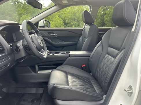 Certified 2023 Nissan Rogue Platinum AWD/4WD image 14