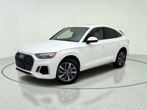 Used 2023 Audi Q5 2.0T Premium w/ Convenience Package AWD/4WD image 1