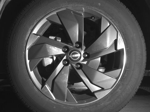 Used 2025 Nissan Rogue SV image 12