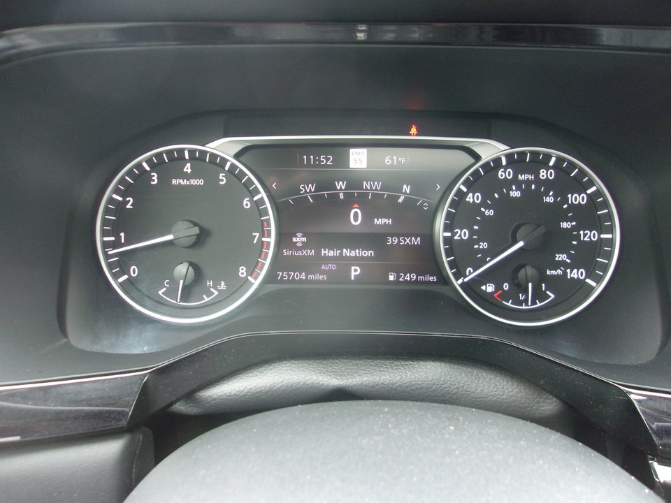 Used 2025 Nissan Pathfinder SL w/ SL Premium Package AWD/4WD image 14