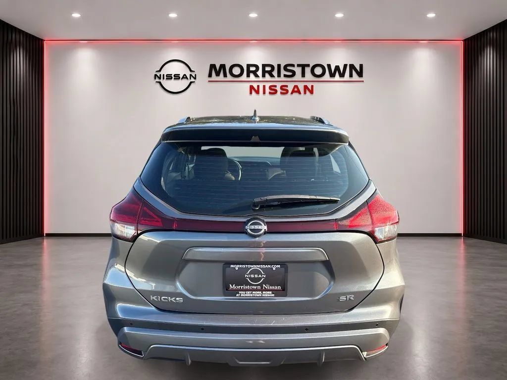 Used 2024 Nissan Kicks SR FWD image 3