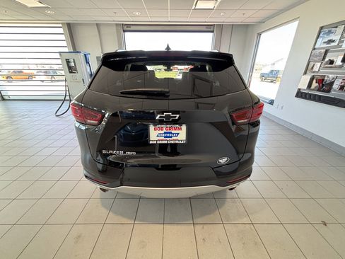 Used 2024 Chevrolet Blazer LT w/ Sound & Technology Package image 4