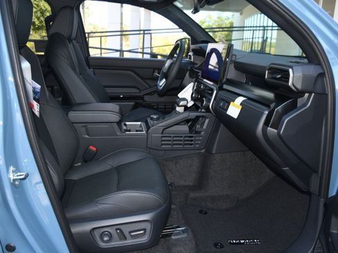 New 2025 Toyota 4Runner Limited image 11