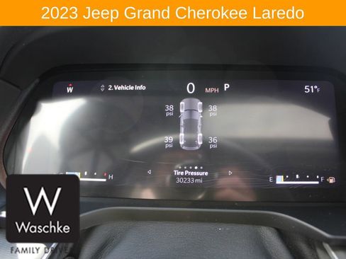 Used 2023 Jeep Grand Cherokee Laredo w/ Luxury Tech Group I AWD/4WD image 40