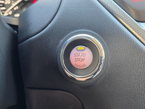 Used 2020 Nissan Pathfinder SL FWD image 23