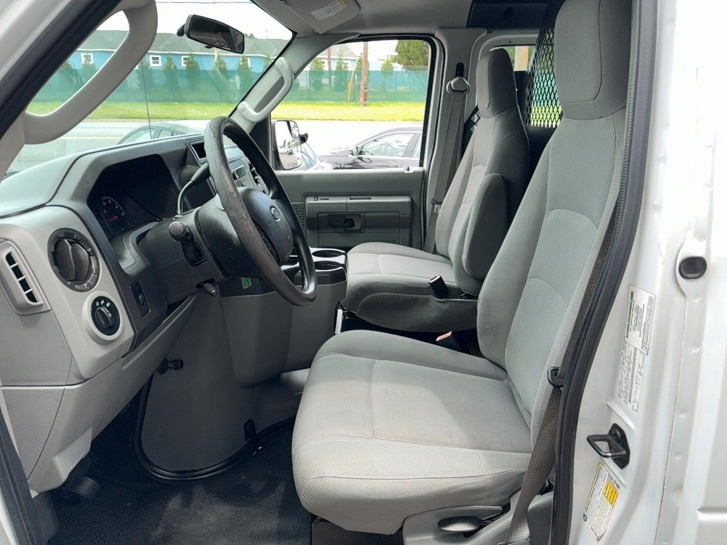 Used 2014 Ford E-350 and Econoline 350 Extended Super Duty w/ Power Group RWD image 5