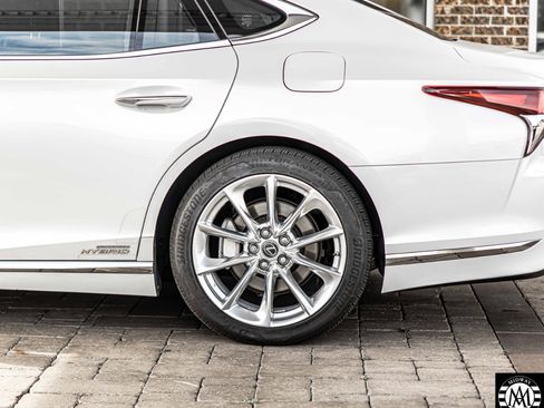 Used 2020 Lexus LS 500h AWD image 7