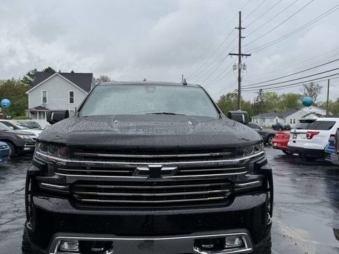 Used 2019 Chevrolet Silverado 1500 High Country w/ Technology Package AWD/4WD image 2