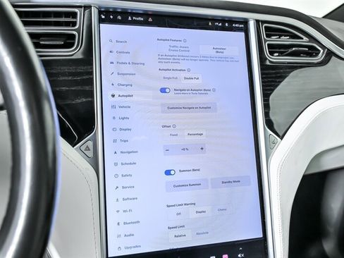 Used 2017 Tesla Model X 75D image 34