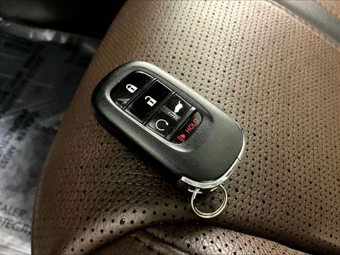 Used 2023 Honda Pilot Elite image 35