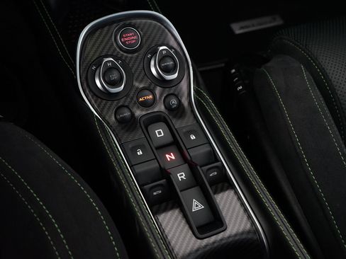 Used 2017 McLaren 570S RWD image 21