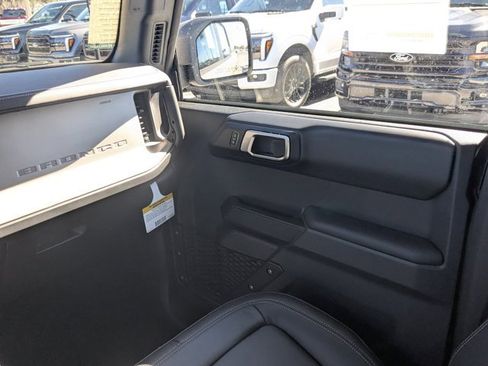 New 2025 Ford Bronco Outer Banks image 15