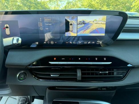 Used 2025 Buick Enclave Preferred image 6