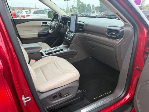 Used 2020 Ford Explorer Platinum w/ Premium Technology Package AWD/4WD image 17