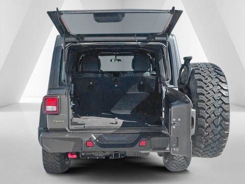 Used 2021 Jeep Wrangler Unlimited Rubicon w/ Cold Weather Group AWD/4WD image 7