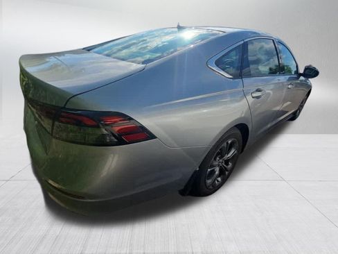 Used 2023 Honda Accord EX image 4