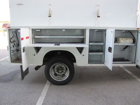 Used 2012 RAM 5500 SLT w/ Max Tow Pkg image 12